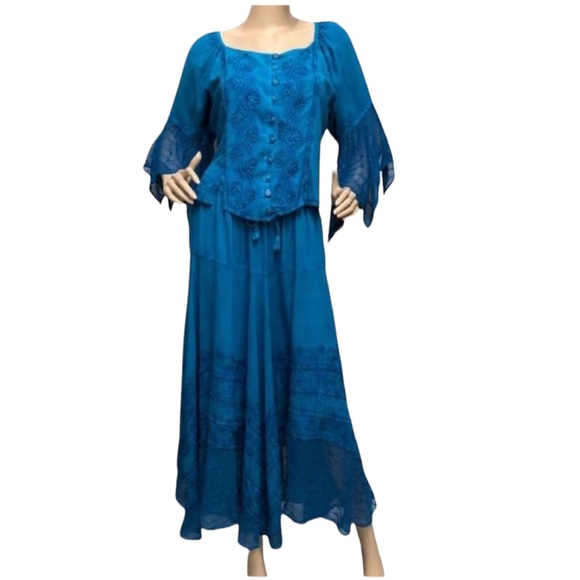 Skirt and Blouse Set by Lapogee.  Onesize.   BL/RD7.  DD04 - Picture 3 of 3